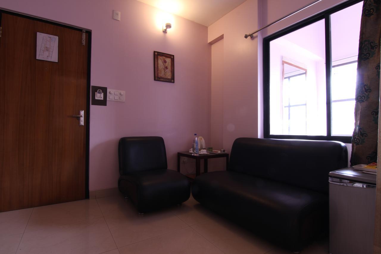 Hotel Rajawas Dibrugarh Bagian luar foto