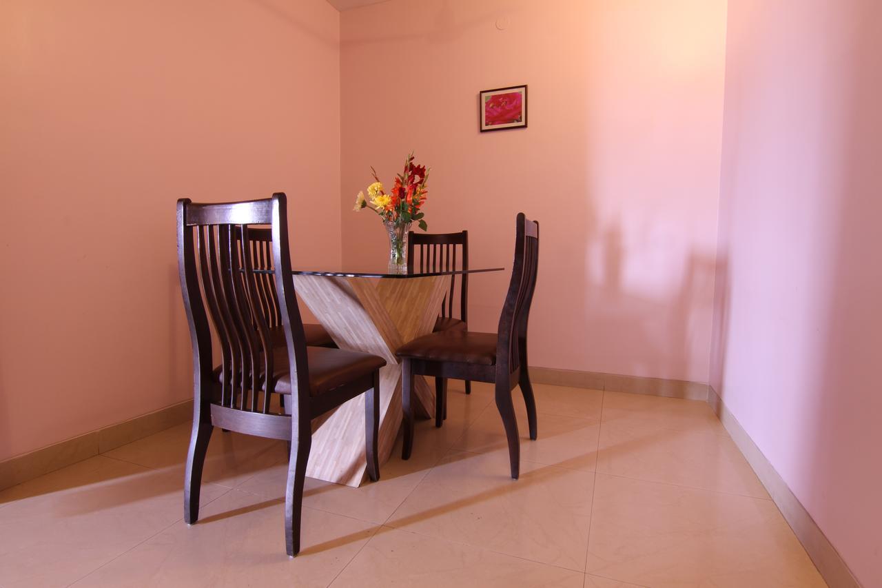 Hotel Rajawas Dibrugarh Bagian luar foto